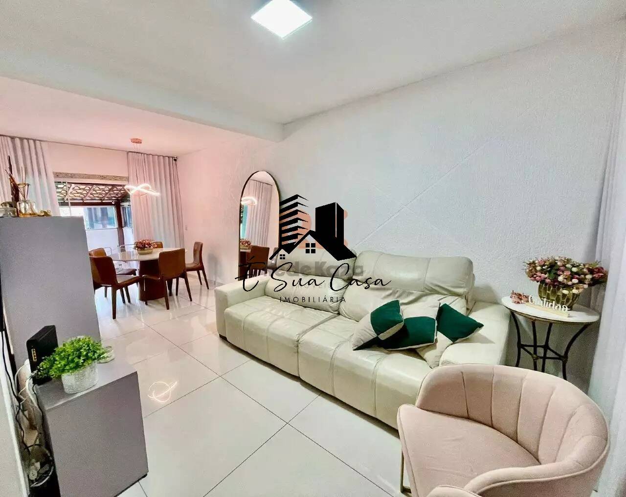 Casa à venda com 4 quartos, 156m² - Foto 2