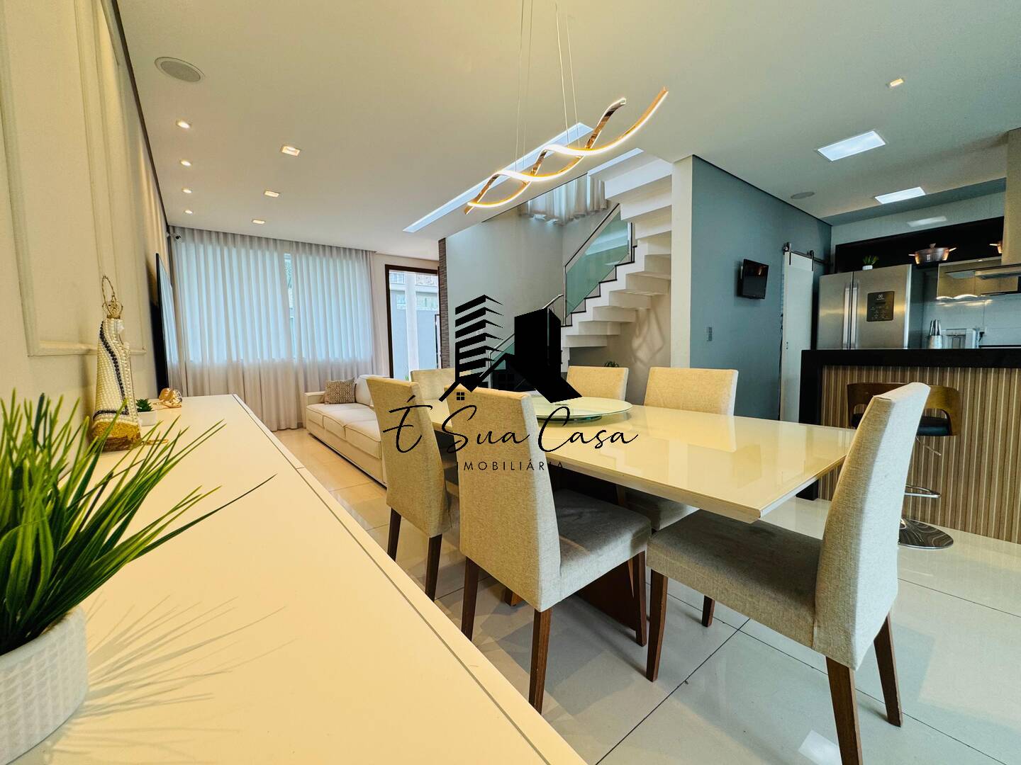 Casa à venda com 4 quartos, 360m² - Foto 4