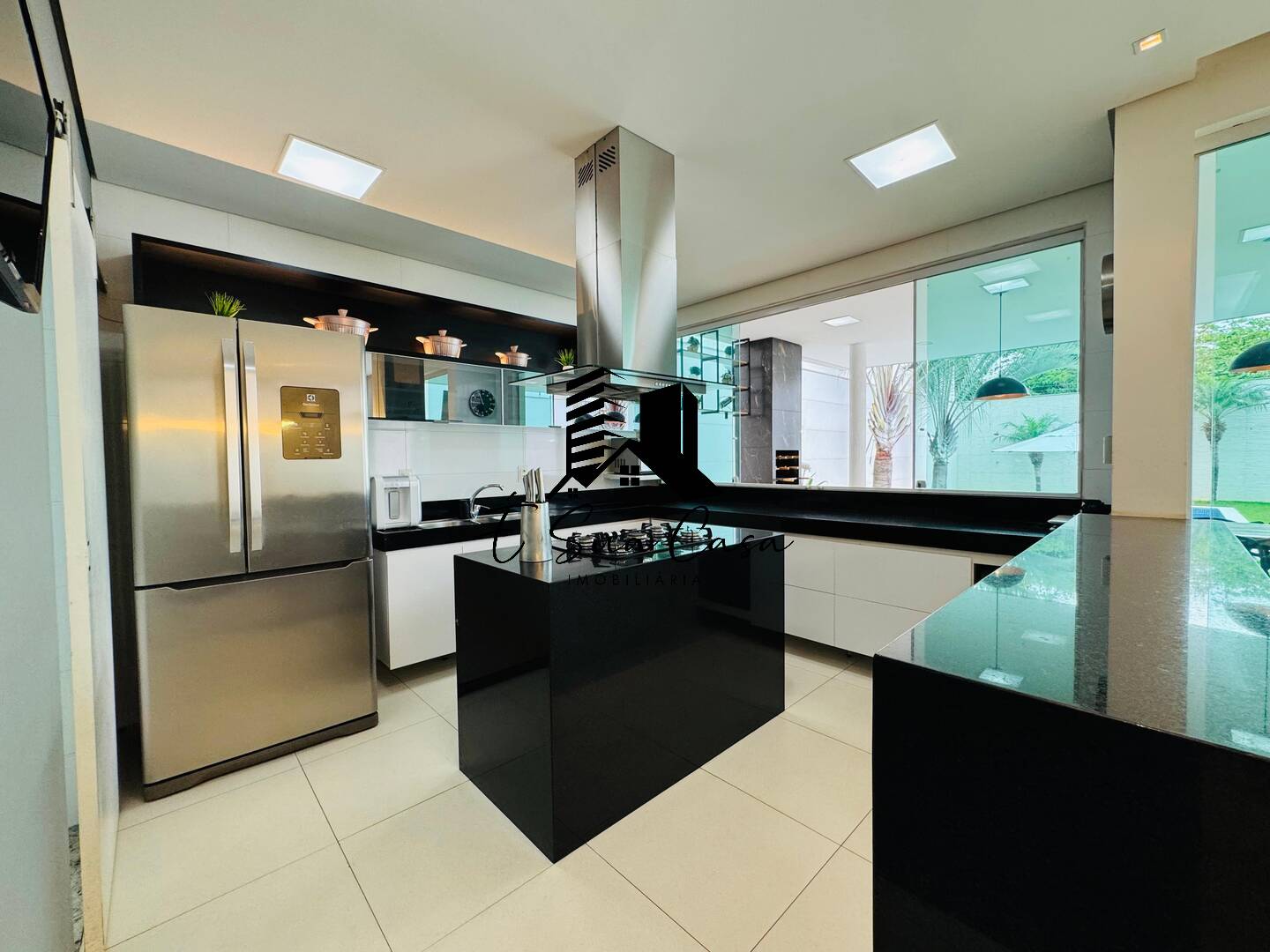 Casa à venda com 4 quartos, 360m² - Foto 8