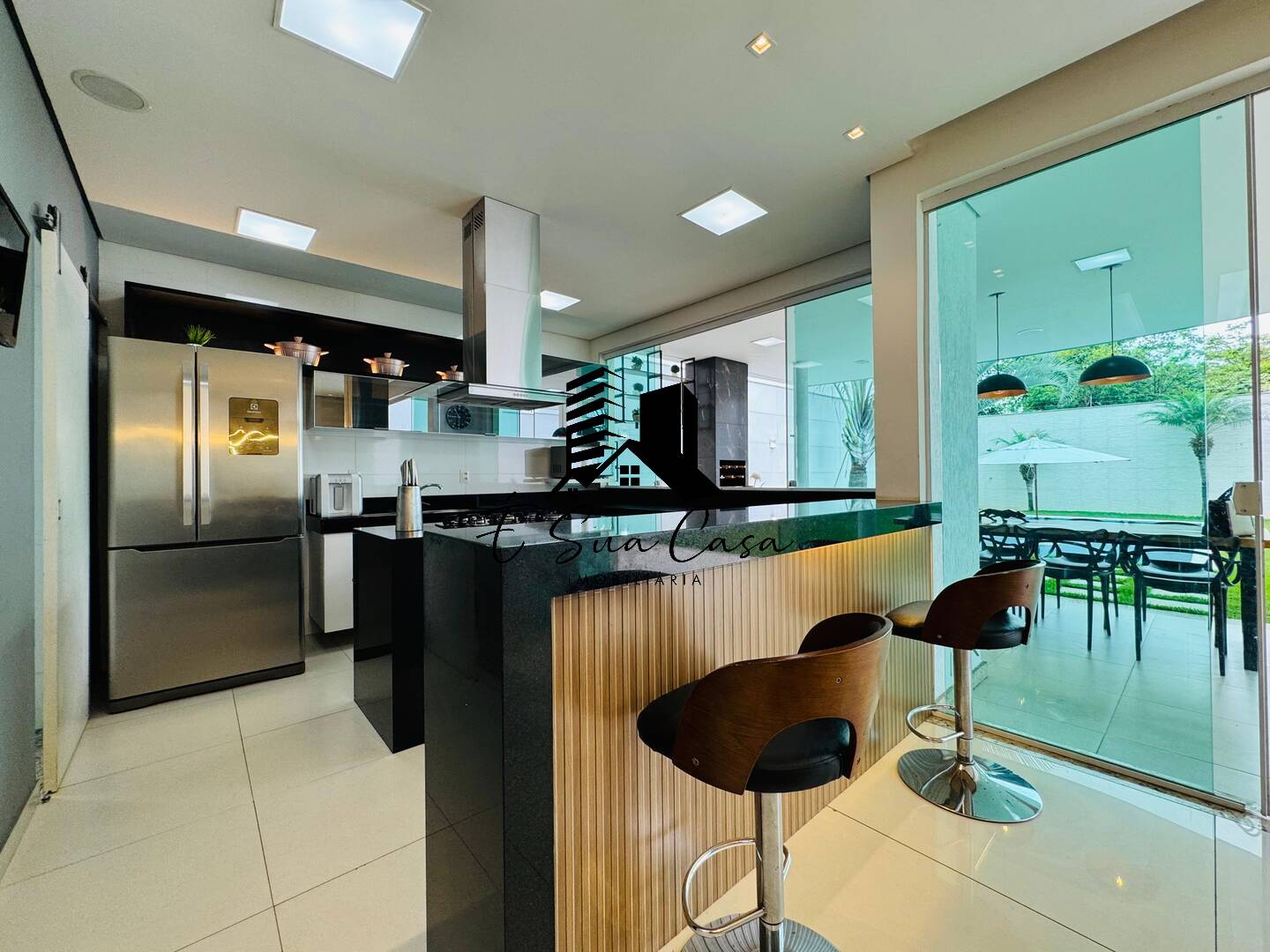 Casa à venda com 4 quartos, 360m² - Foto 14