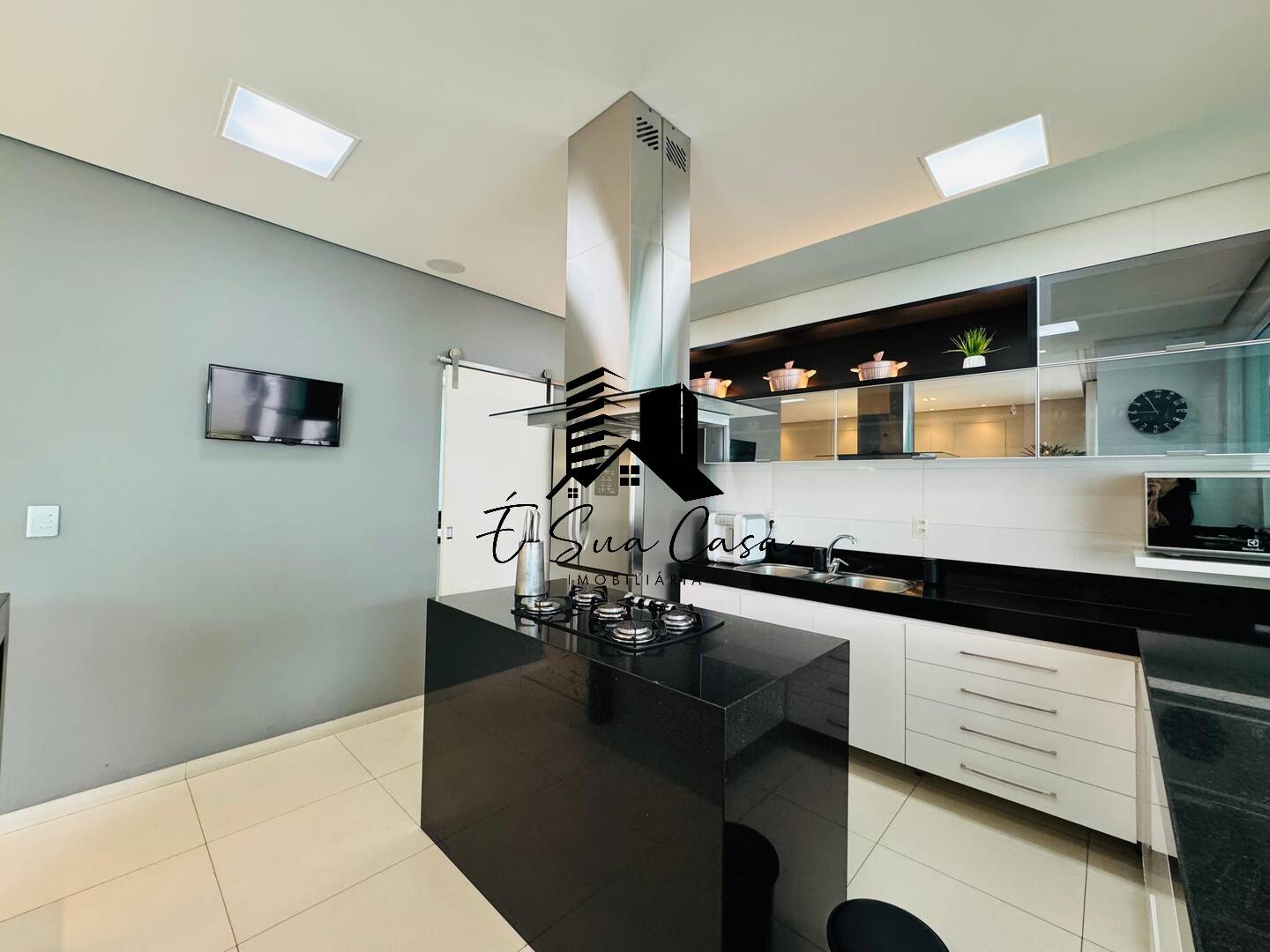 Casa à venda com 4 quartos, 360m² - Foto 11