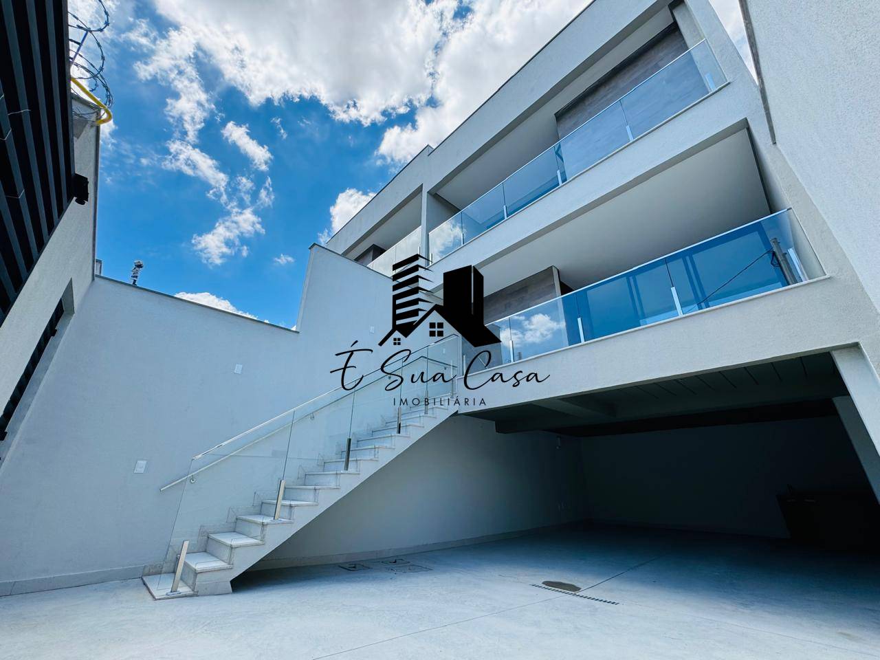 Casa, 3 quartos, 230 m² - Foto 1