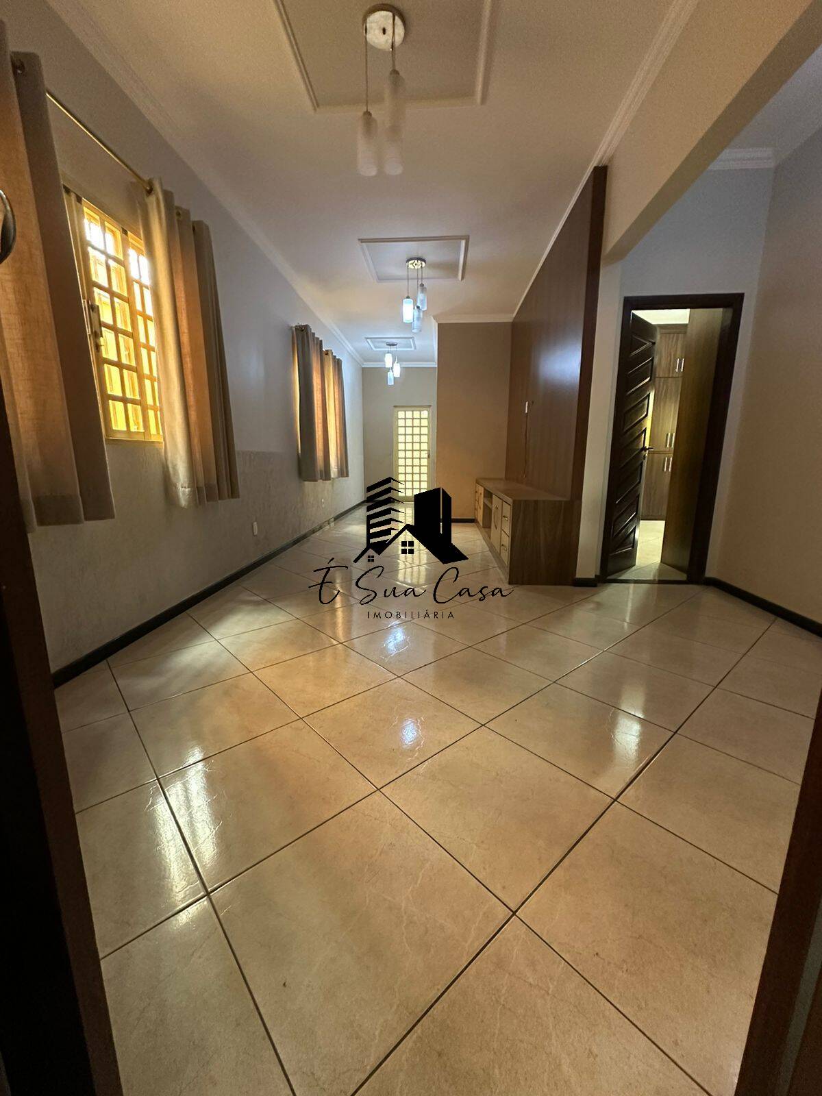 Casa, 4 quartos, 337 m² - Foto 2