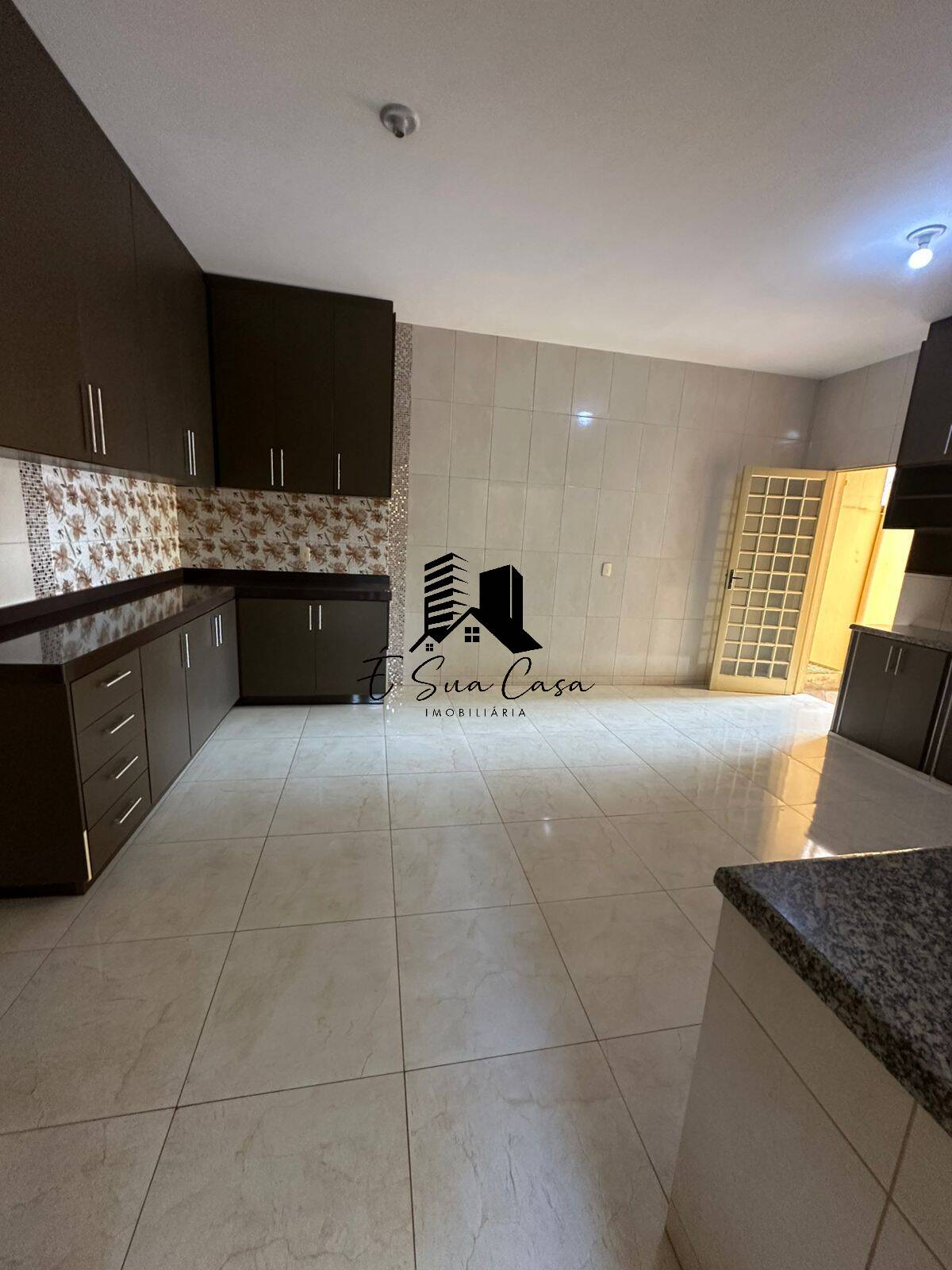 Casa, 4 quartos, 337 m² - Foto 3