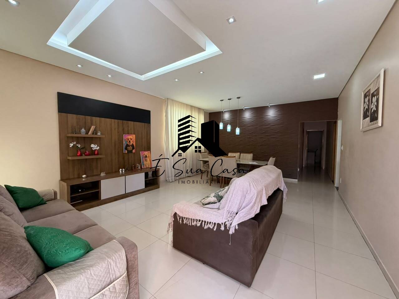 Casa, 3 quartos, 206 m² - Foto 2