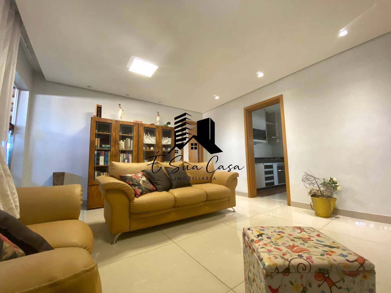 Apartamento para alugar com 3 quartos, 150m² - Foto 2